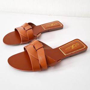 BROWN SANDAL